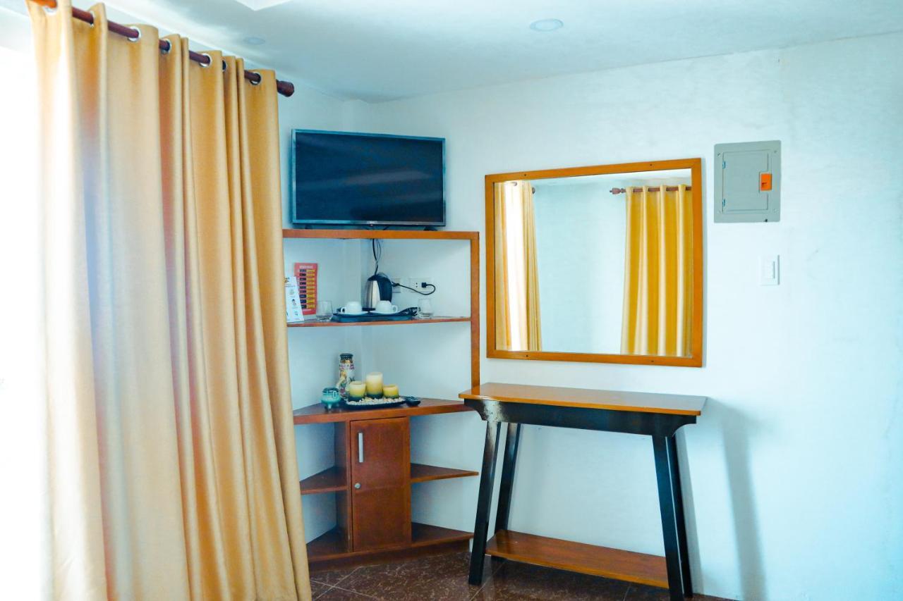 Youhan Beach Resort San Antonio  Eksteriør billede