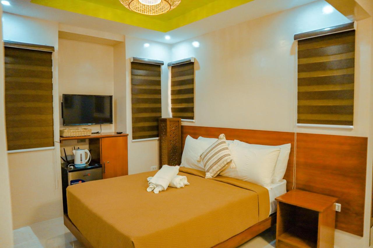 Youhan Beach Resort San Antonio  Eksteriør billede