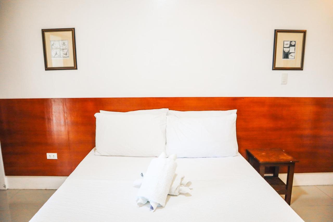 Youhan Beach Resort San Antonio  Eksteriør billede